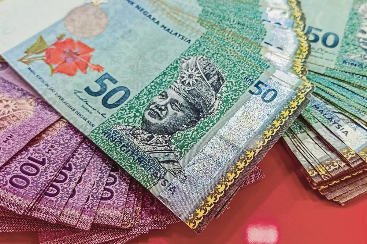 Ringgit Opens Higher at 4.0380 as Dollar Softens
